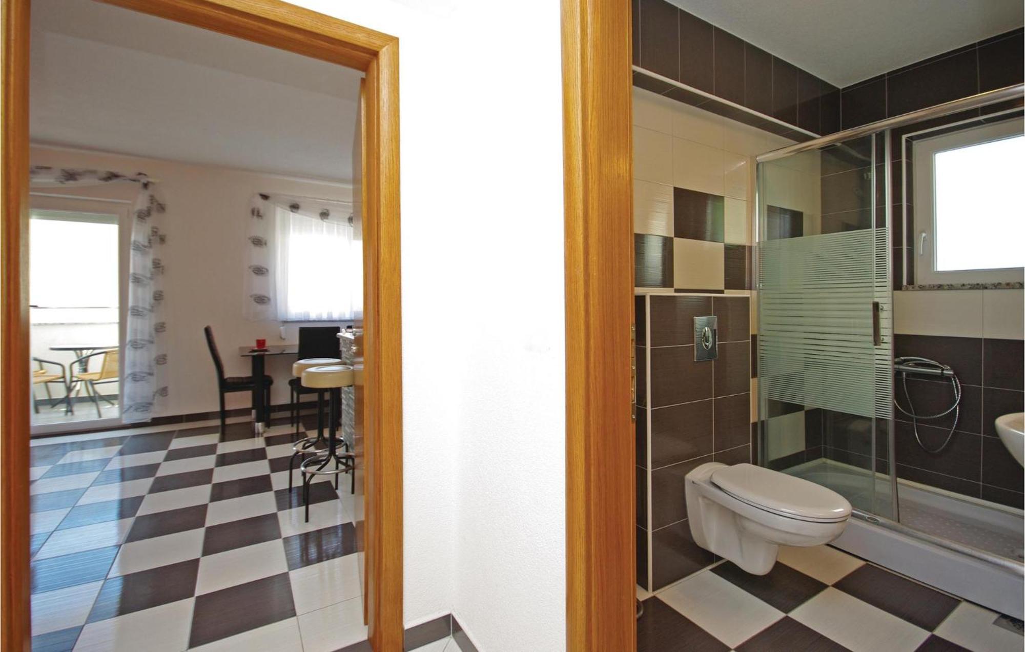 Gorgeous Apartment In Makarska With Wifi Eksteriør billede