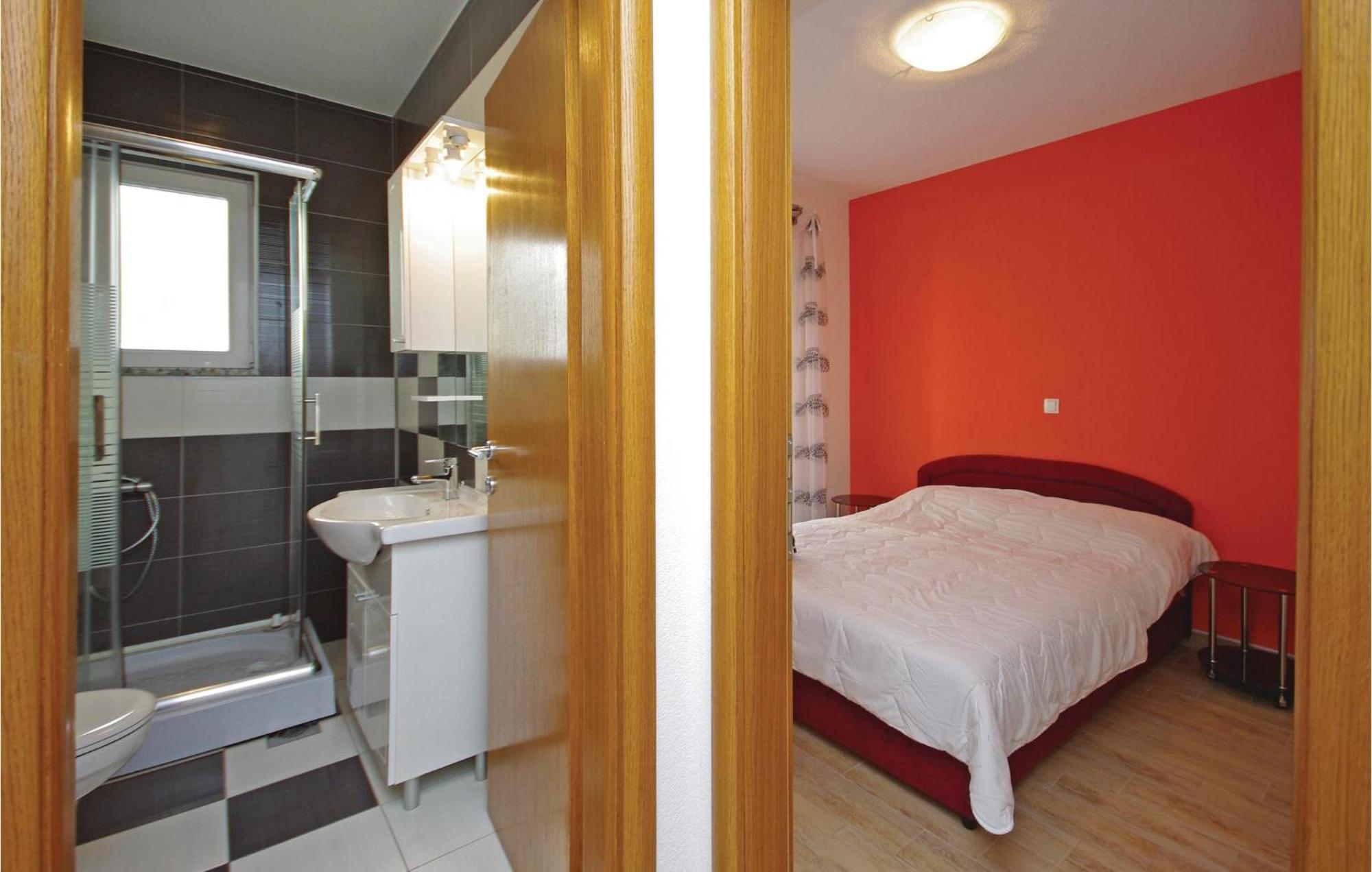 Gorgeous Apartment In Makarska With Wifi Eksteriør billede